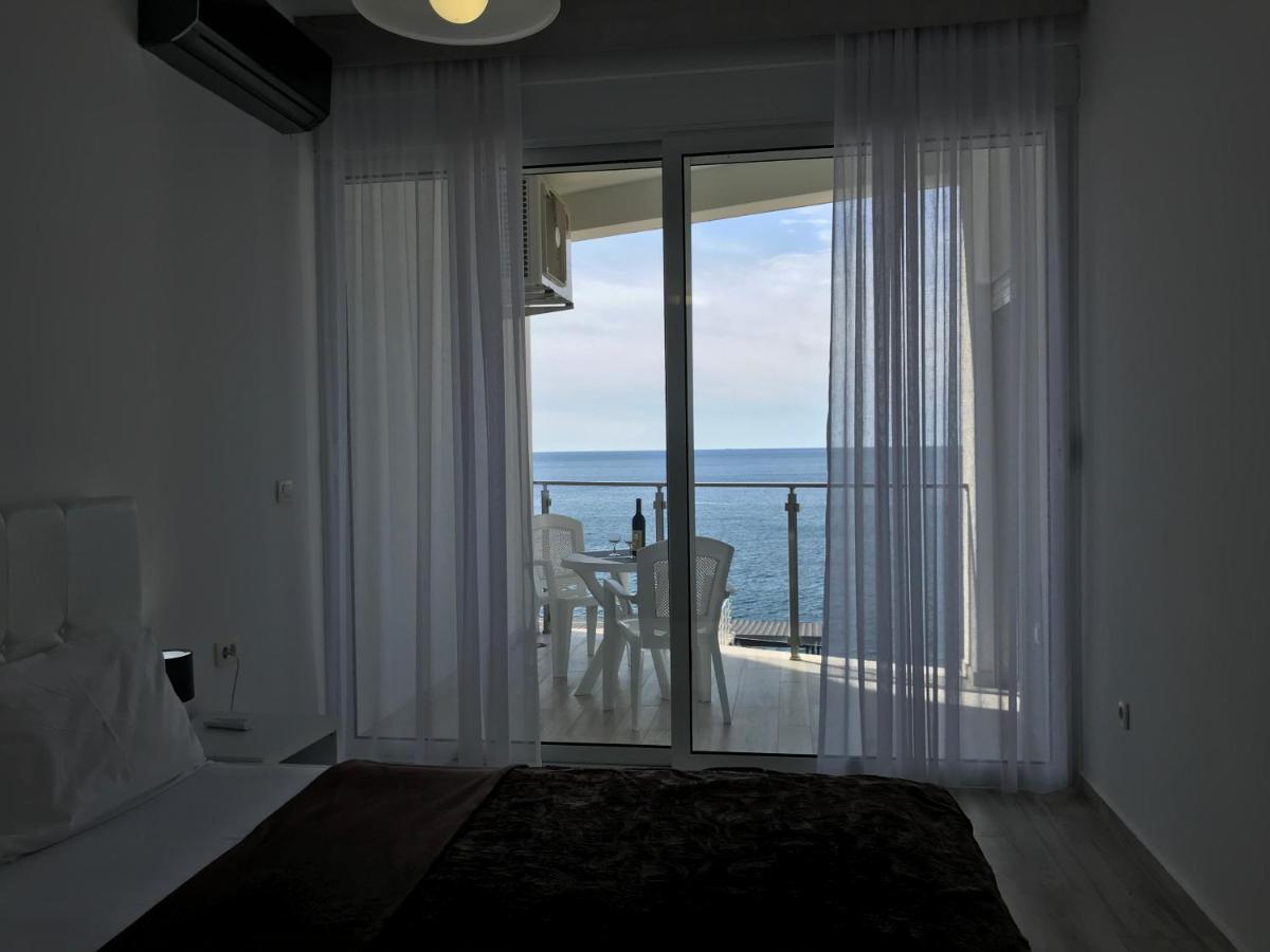 Ferienwohnung First Line Of The Sea 1 Dobrá Voda Exterior foto